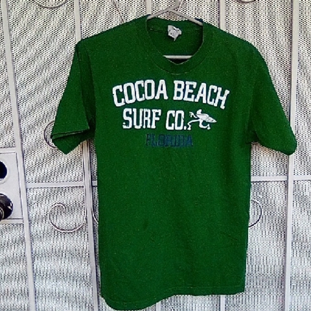 Coco Beach Surf Co. T Shirt Size Small Vintage..